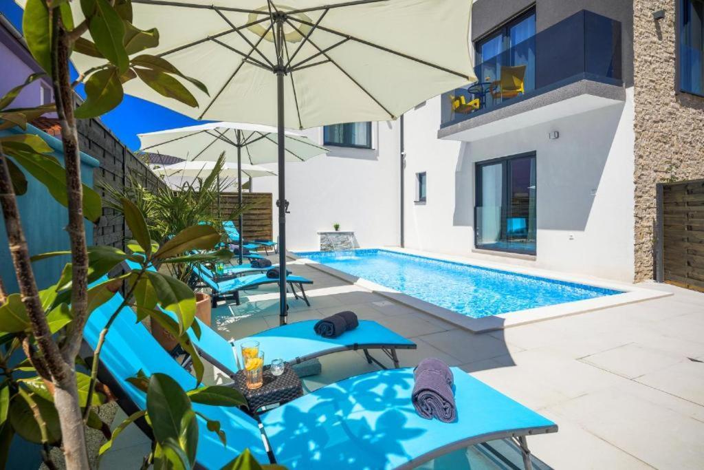 Studio Apartments Villa Valla - Free Bikes 法扎纳 外观 照片