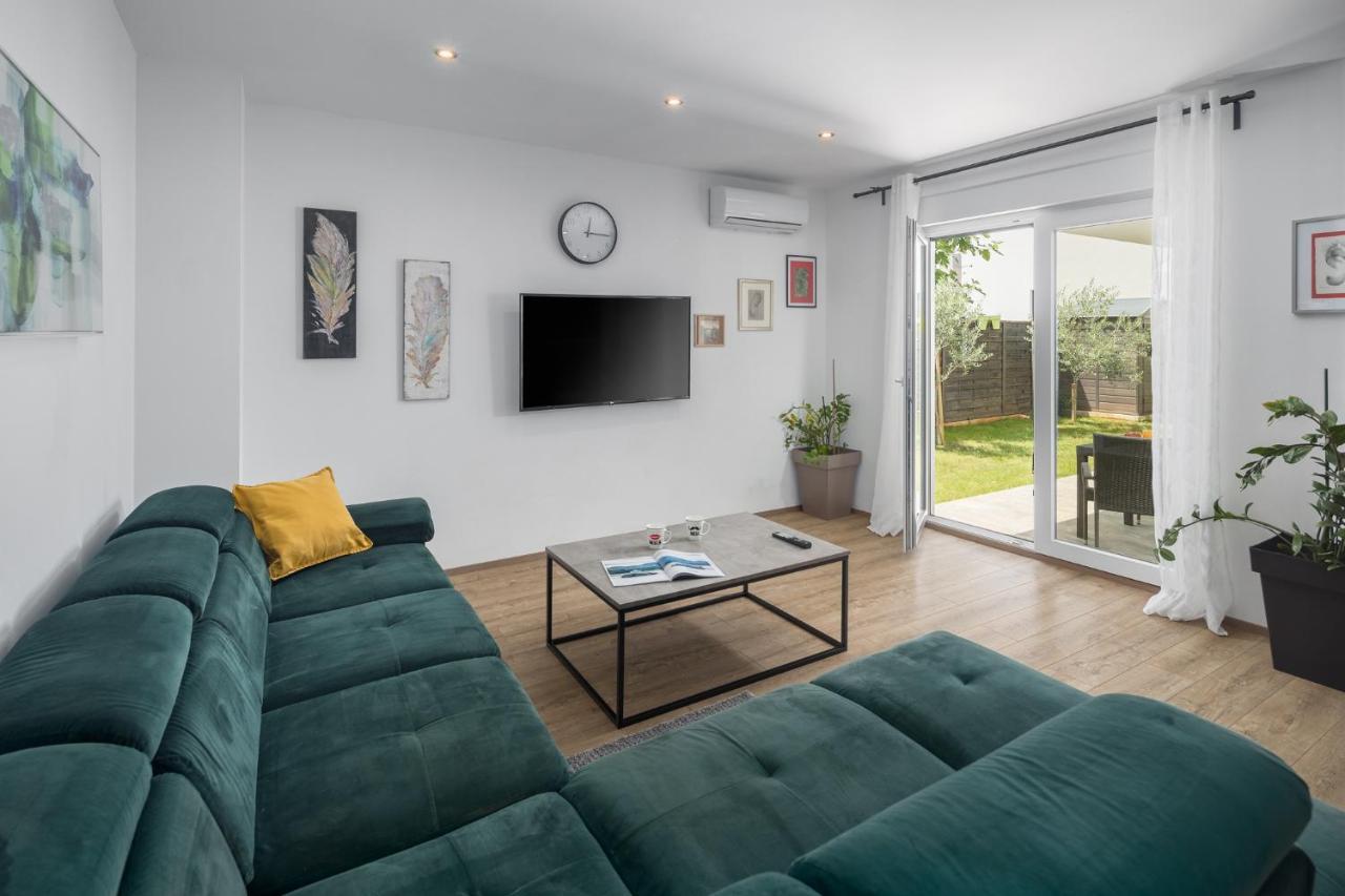 Studio Apartments Villa Valla - Free Bikes 法扎纳 外观 照片