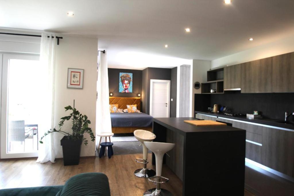 Studio Apartments Villa Valla - Free Bikes 法扎纳 外观 照片