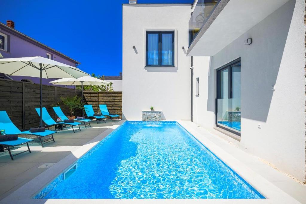 Studio Apartments Villa Valla - Free Bikes 法扎纳 外观 照片
