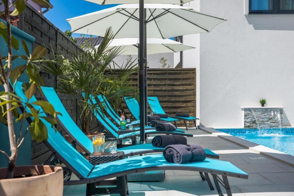 Studio Apartments Villa Valla - Free Bikes 法扎纳 外观 照片